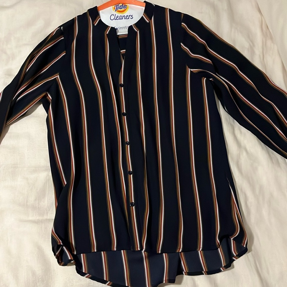 Beautiful blouse for work or play. Navy blue, red, white and tan.